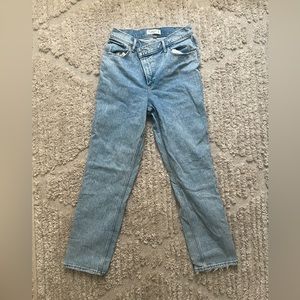 Abercrombie Ultra High Rise, 90s Straight Jean / Never Worn, no tags